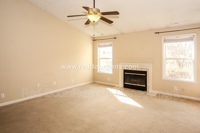 Building Photo - 10015 Miranda Cir