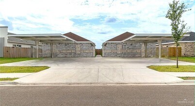 Building Photo - 1005 W Kohala Ave
