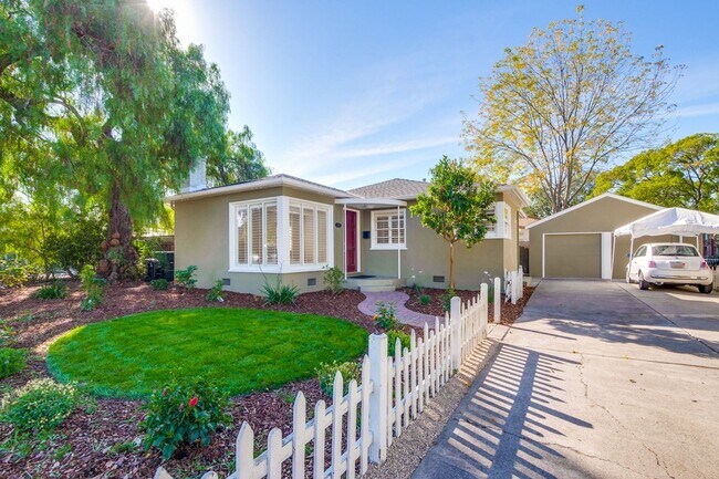 Foto del edificio - Wow! What a Great Home! Available Soon!