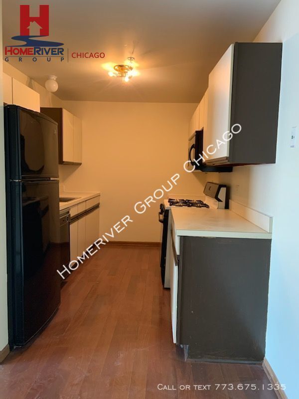 Building Photo - Condo Style Living In Lombard-Call Now!
