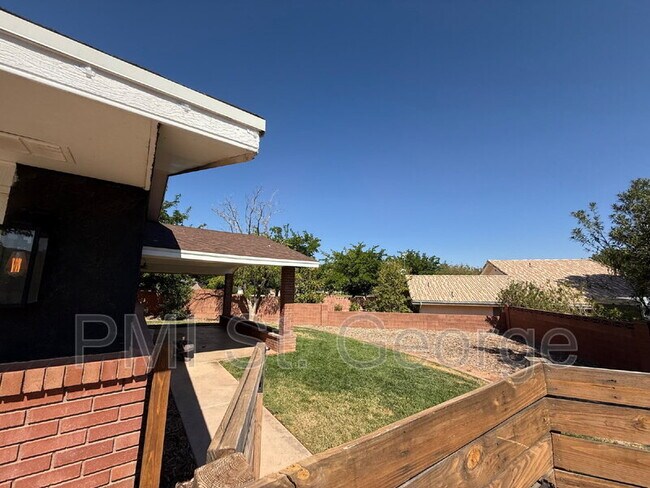 Building Photo - 1149 E Elder Cir