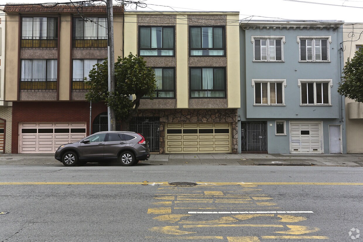 Primary Photo - 5027 California St