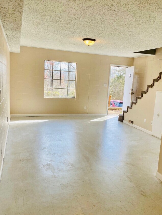 Foto principal - 3322 S Westwood Blvd