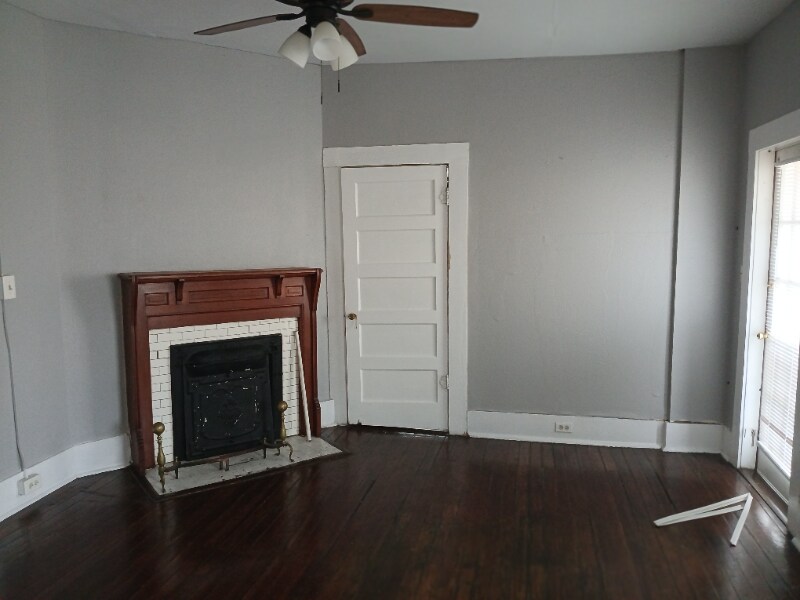 Building Photo - 113 E Mistletoe