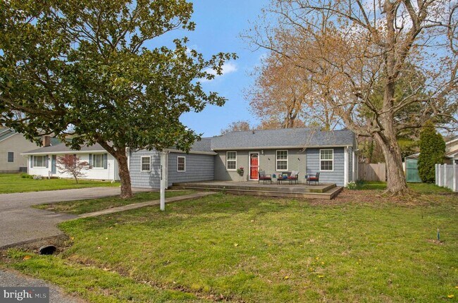 Building Photo - 7016 Albany Ave