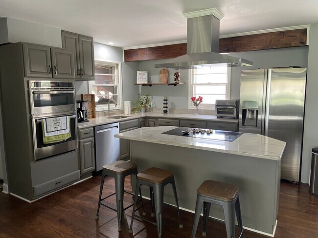 Cocina principal - 3300 Decker Pl