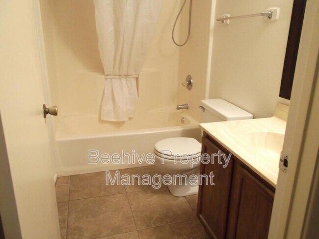 Building Photo - 8955 W Manzanita Dr