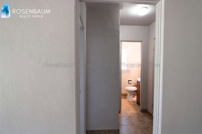Building Photo - 2925 N 19th Ave