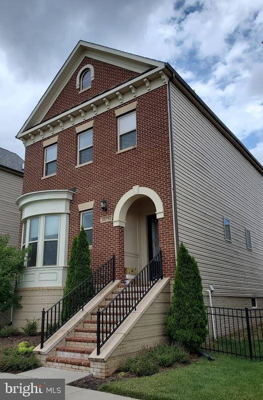 Foto del edificio - Luxurious Single-Family Home in Vibrant On...
