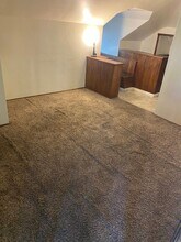 Building Photo - 2900 W Riverside Dr