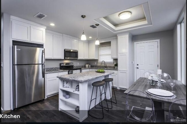 Building Photo - 1413 Alta Vista Dr