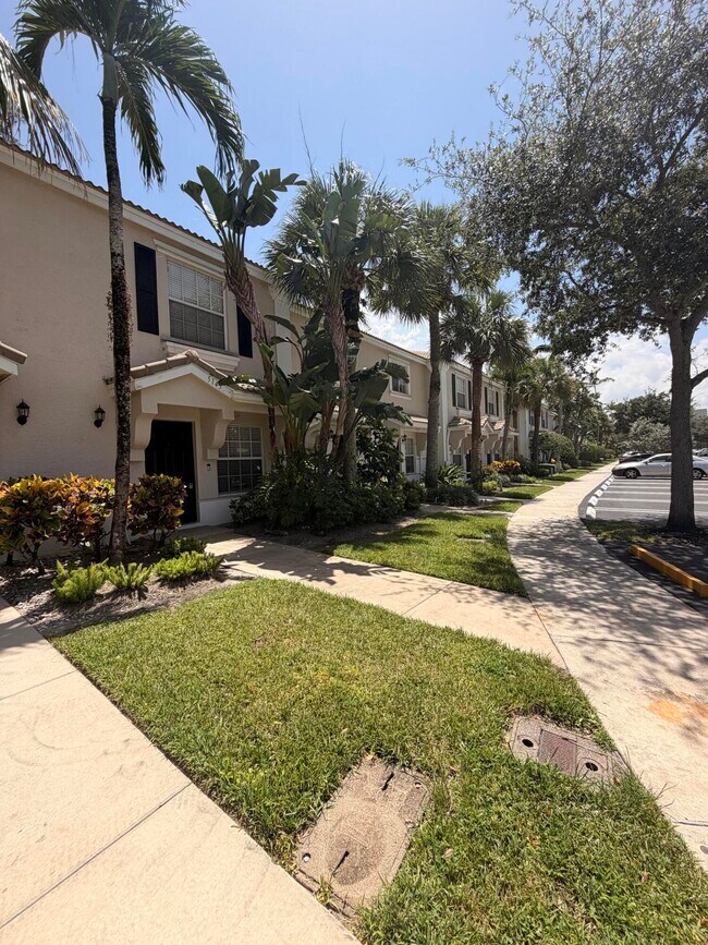 Foto del edificio - 5145 Palmbrooke Cir
