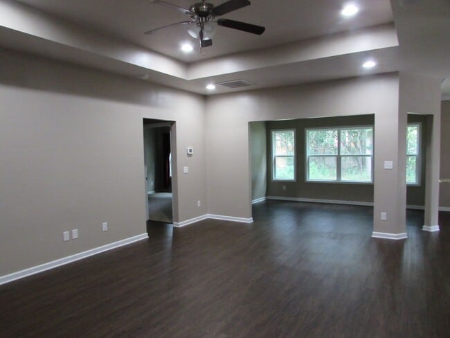 Building Photo - 15 Whitetail Cir