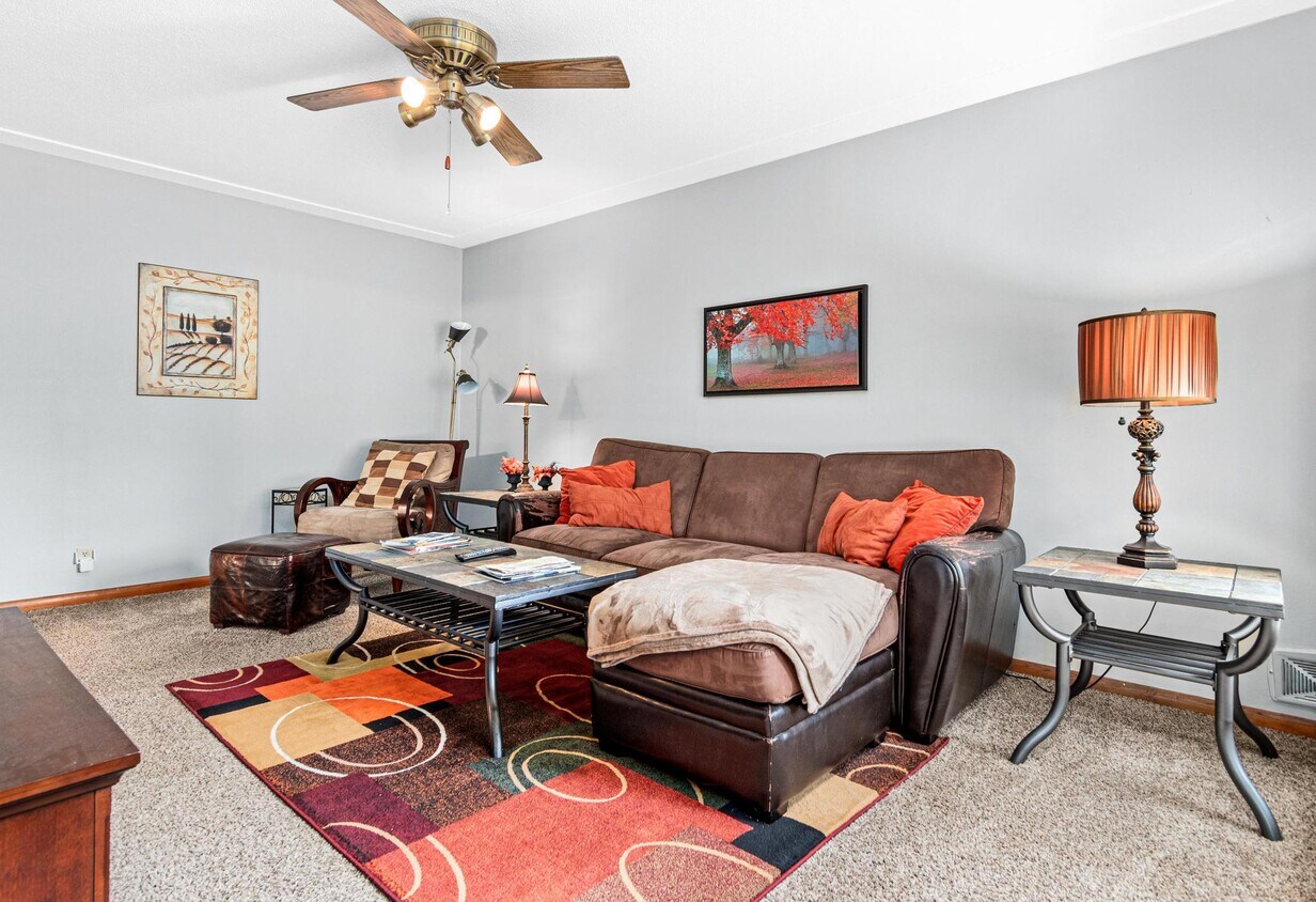 Foto principal - 3639 Stinson Blvd