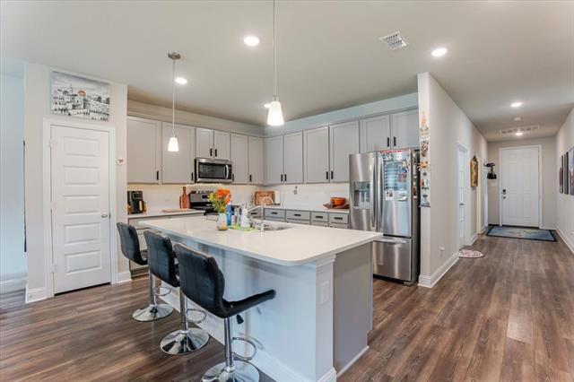 Foto del edificio - 8225 Manx Pt