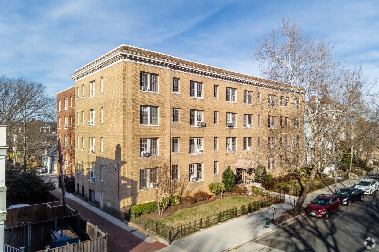 Primary Photo - 3314 Mt Pleasant St NW