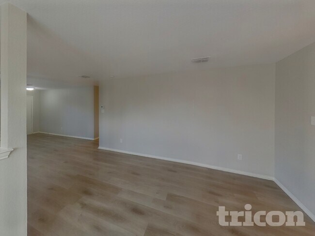 Foto del edificio - 1317 Gayle St