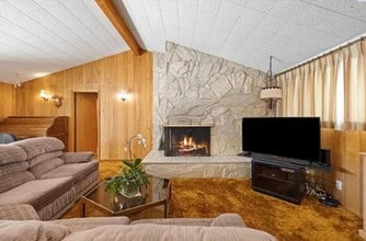 Building Photo - 653 Cedar Ave