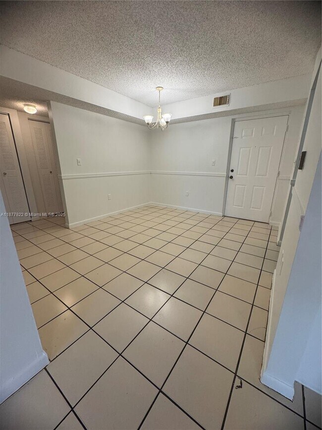 Foto del edificio - 5765 W 25th Ct