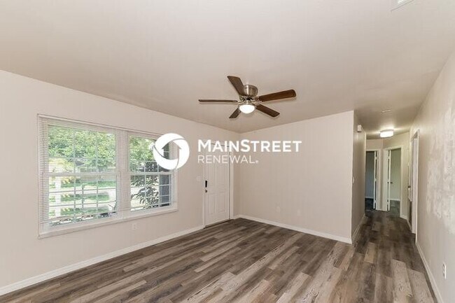 Building Photo - 3 Bedroom Pet-Friendly Home in NORTH PORT, FL with Main Street Renewal