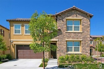 Building Photo - 19 Bluebell