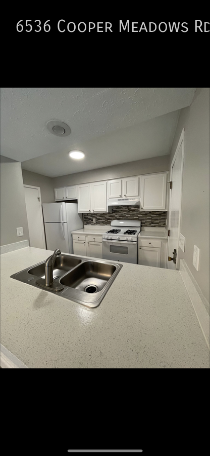 Foto del edificio - 2 Bed 2.5 Bath - Updated, Scenic, Convenient