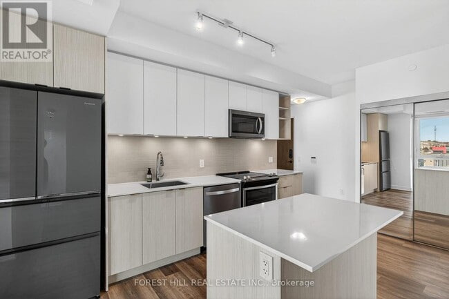 Photo du bâtiment - 100 Eagle Rock Way