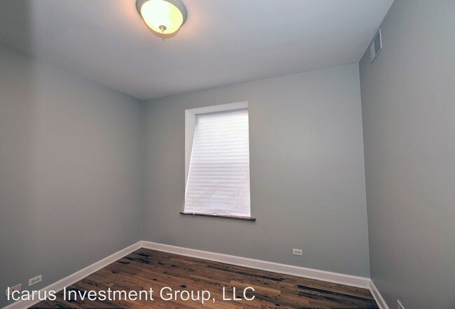 Foto del edificio - 2407 E 72nd St