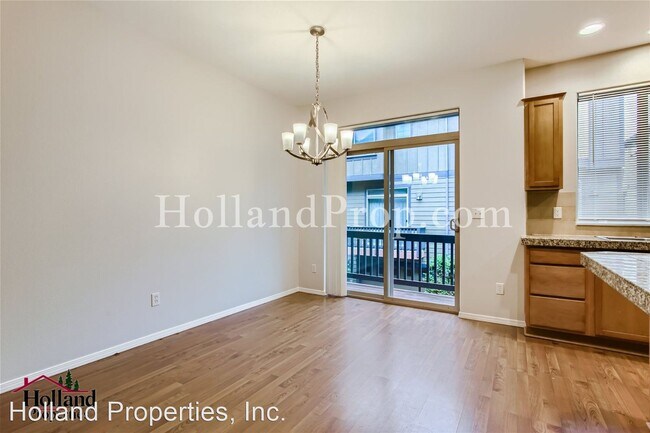 Building Photo - 4 br, 2.5 bath House - 1432 NE Edgefield St