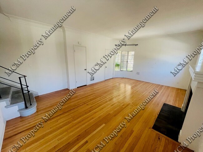 Foto del edificio - 338 N Sycamore Ave