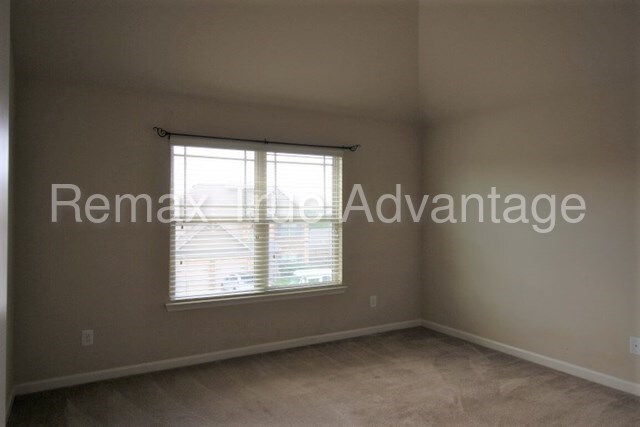 Foto del edificio - 3054 Parkridge Dr