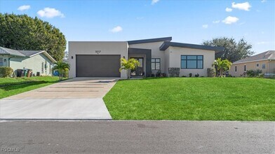 Building Photo - 1017 NE 4th Pl