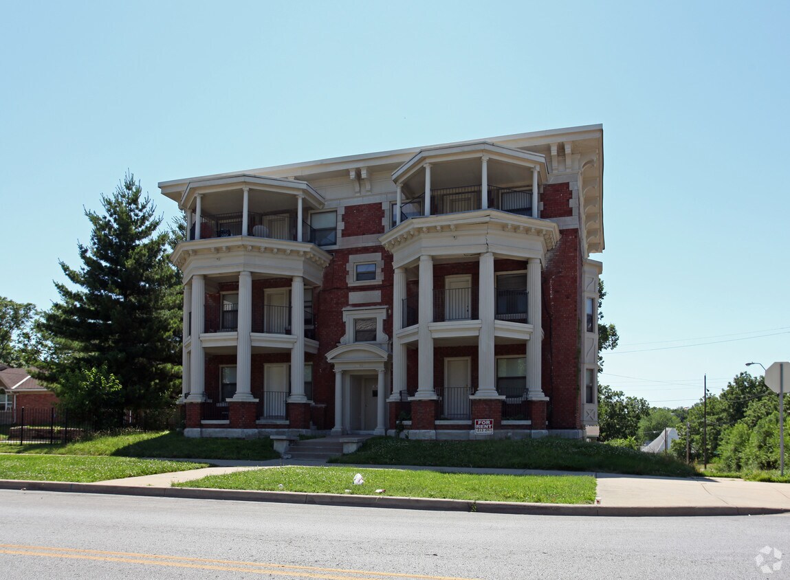 Primary Photo - 2200 Benton Blvd
