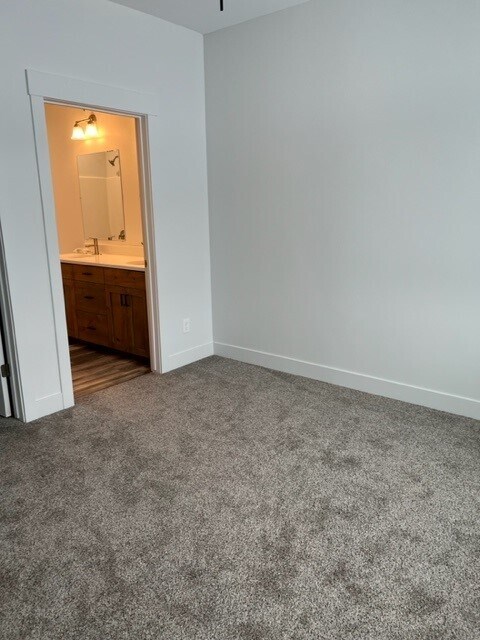 Foto del edificio - 310 Snake River Dr