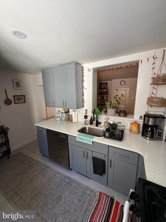 Building Photo - 2165 E Dauphin St