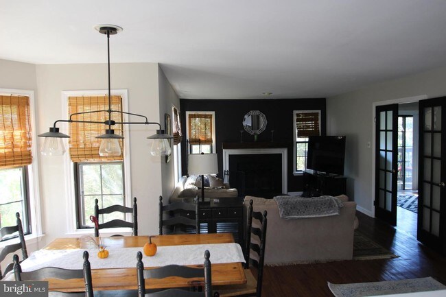 Building Photo - 801 Brettingham Ct