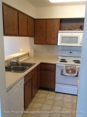 Building Photo - W169N11053 Ashbury Ln