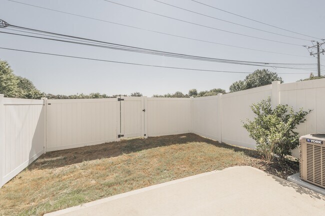 Foto del edificio - 4614 Black Drum Dr