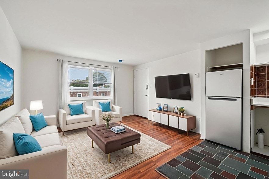 Photo - 409 Naomi Street Unit 2