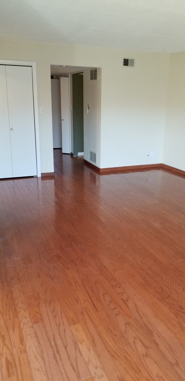 Building Photo - 14531 Ravinia Ave