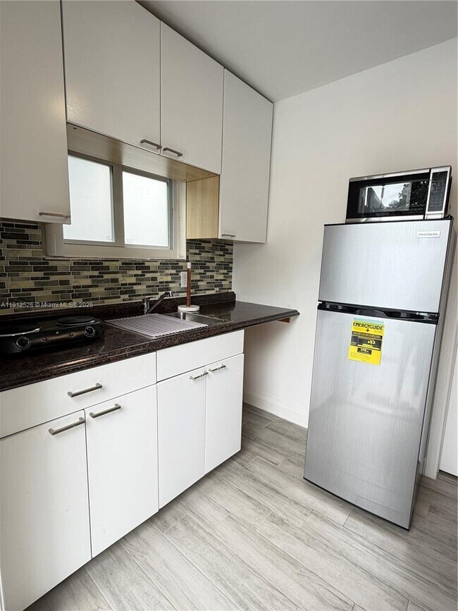 Foto del edificio - 1850 SW 73rd Court Rd