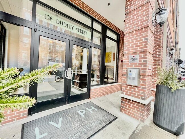 Foto del edificio - 126 Dudley St