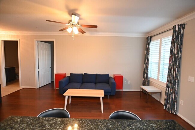 Building Photo - 7575 Kirby Dr