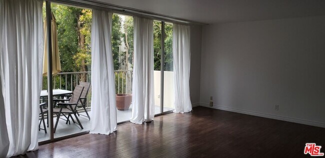 Foto del edificio - 2170 Century Pk E