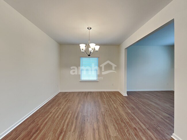 Foto del edificio - 653 Hamilton Park Dr