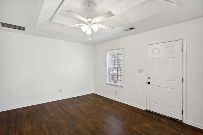 Photo - 1336 Gault St SE House