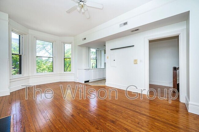 Foto del edificio - 1007 W Franklin St