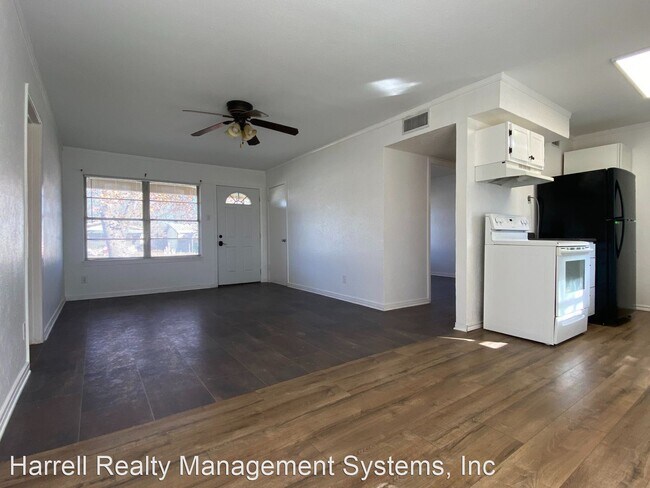 Building Photo - 3 br, 1 bath House - 516 Willow Way