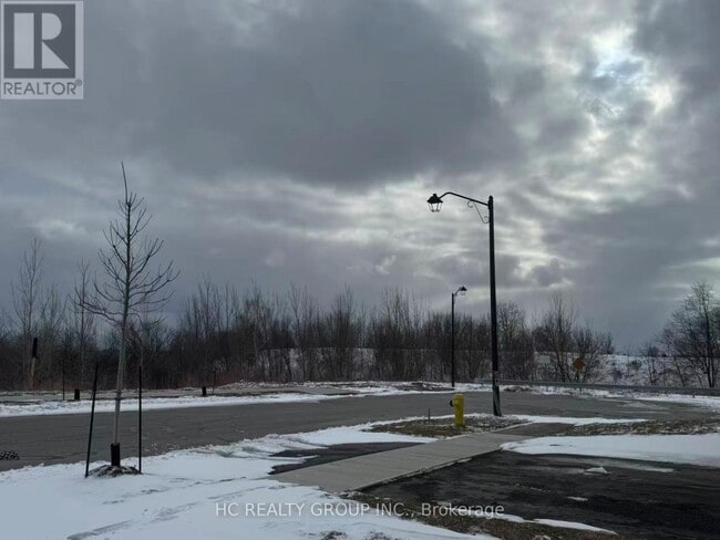 Building Photo - 664 Grand Ridge Ave