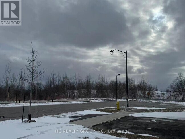 Photo du bâtiment - 664 Grand Ridge Ave